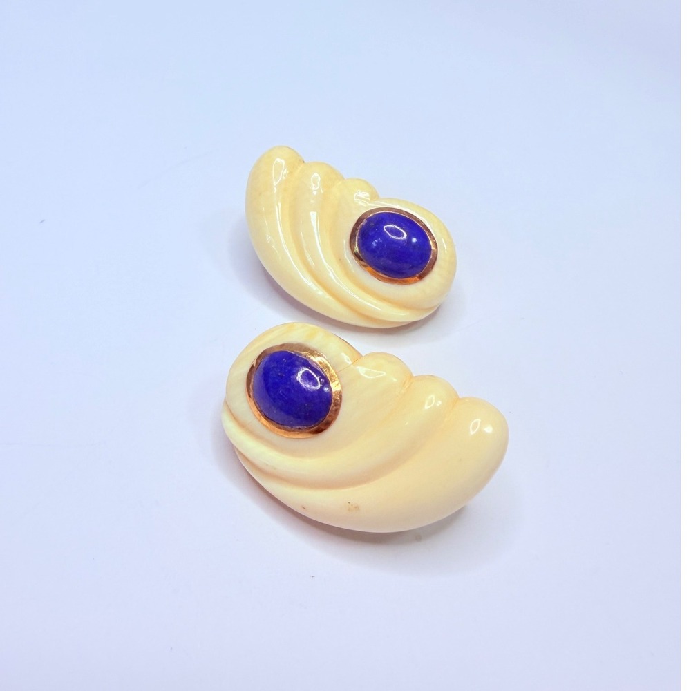Vintage 14K Yellow Gold Lapis Lazuli & Carved Bone Stud Earrings